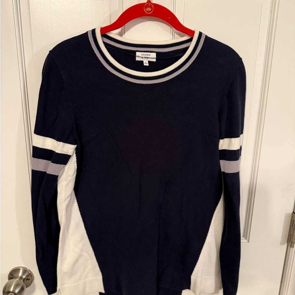 Crown Women's Sweater - Navy and White
